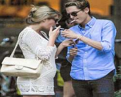 Kate Upton smoking